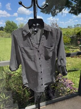 Iz Byer Black & White Striped Button-Down Shirt